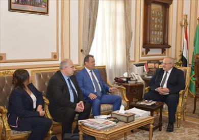 رئيس جامعة القاهرة يستقبل رئيس جامعة بوخارست